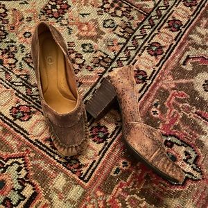 Born Crown Distressed Brown Heels, Size 7